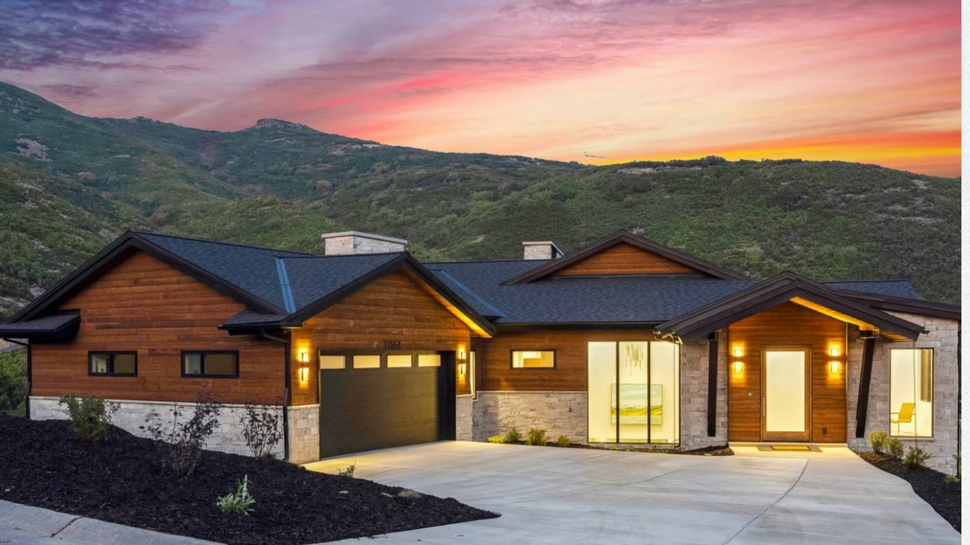 Soaring Hawk exterior